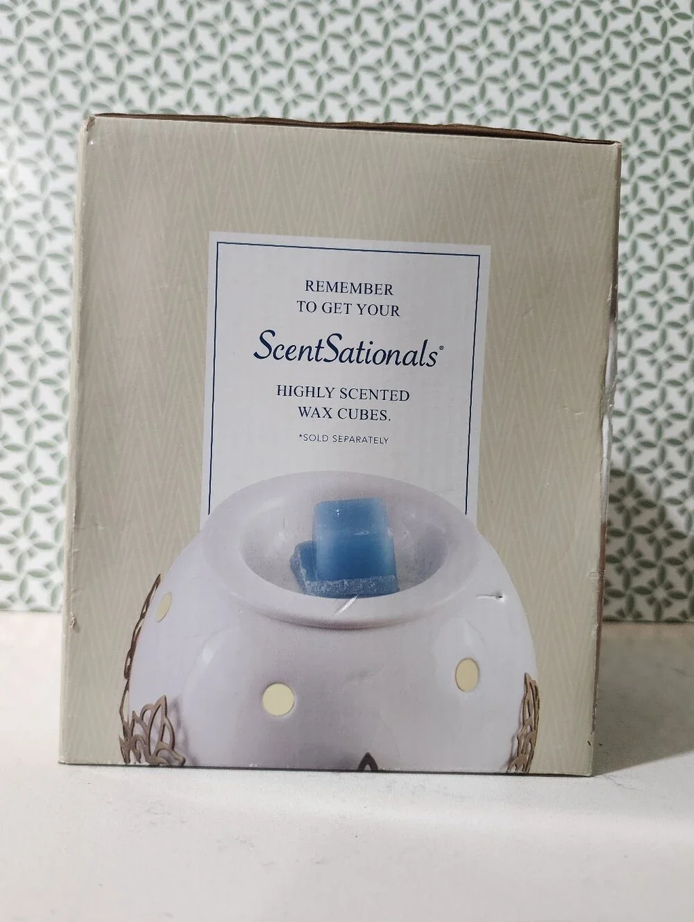 Brand New Scentsationals Full-Size Ceramic Wax Warmer in White and Gold